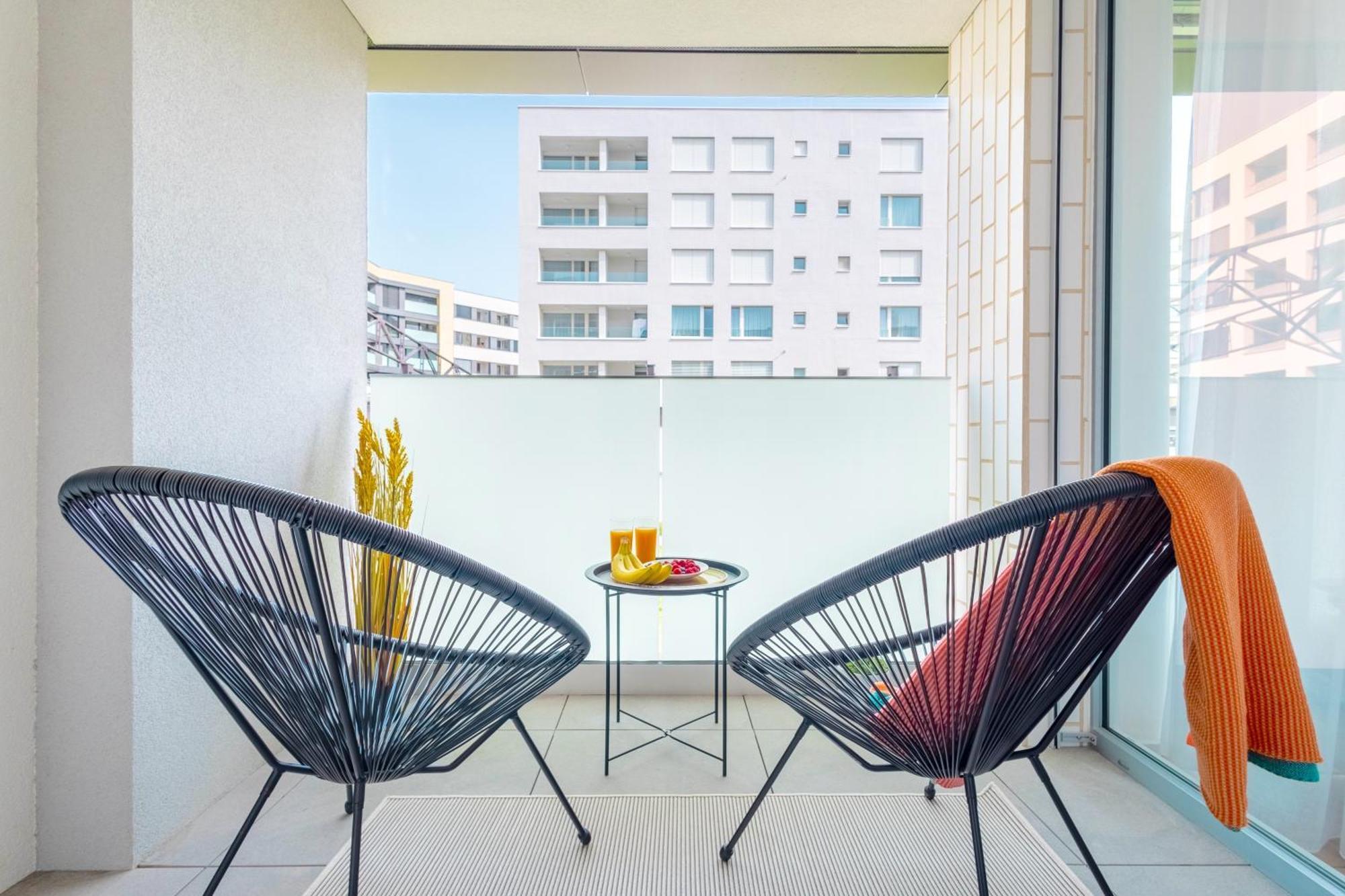 Yellow Apartment - Balcony, Free Parking, By Gravity Prague Ngoại thất bức ảnh