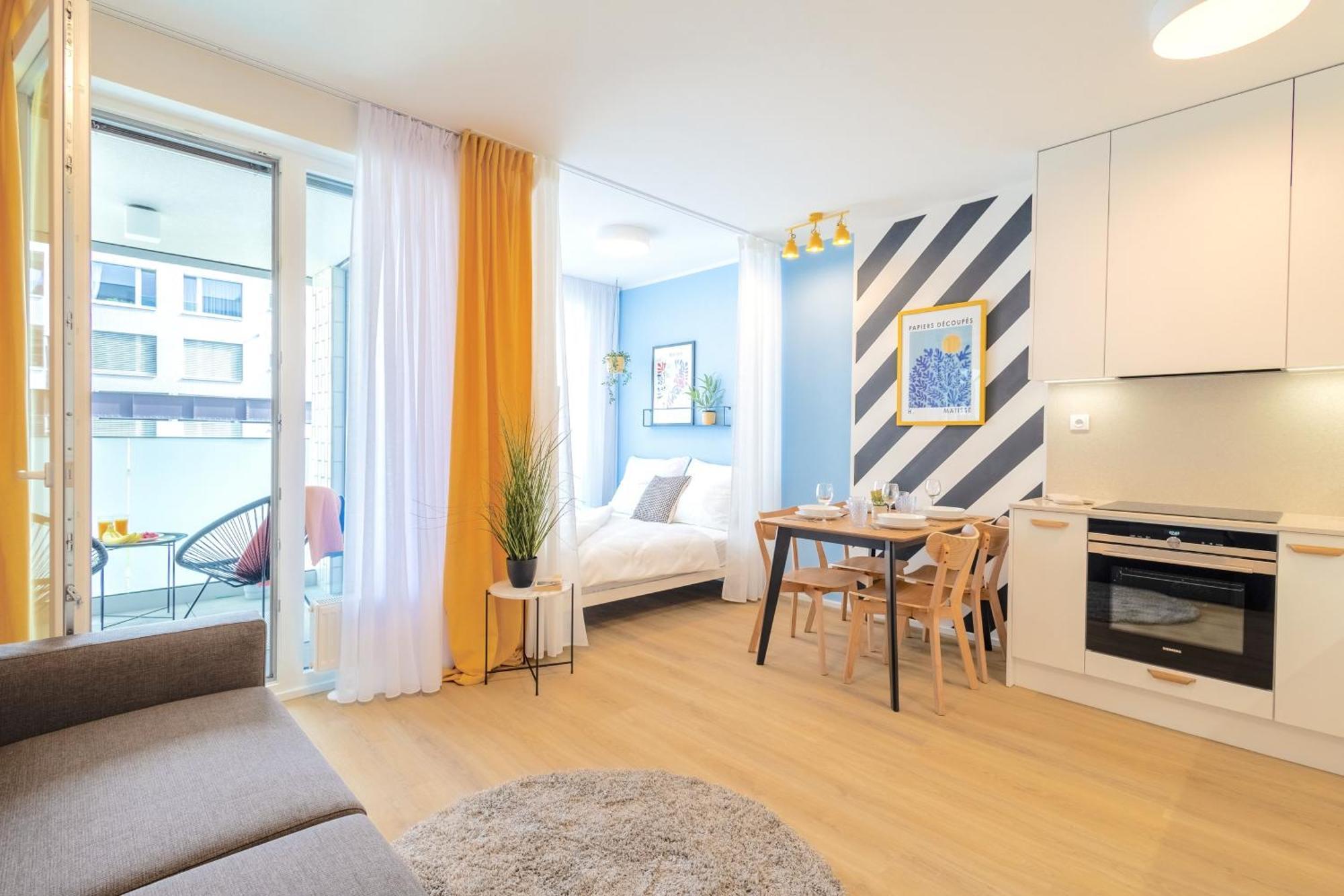 Yellow Apartment - Balcony, Free Parking, By Gravity Prague Ngoại thất bức ảnh