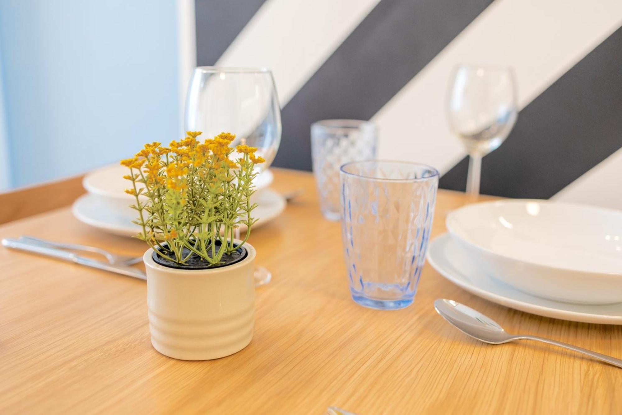 Yellow Apartment - Balcony, Free Parking, By Gravity Prague Ngoại thất bức ảnh