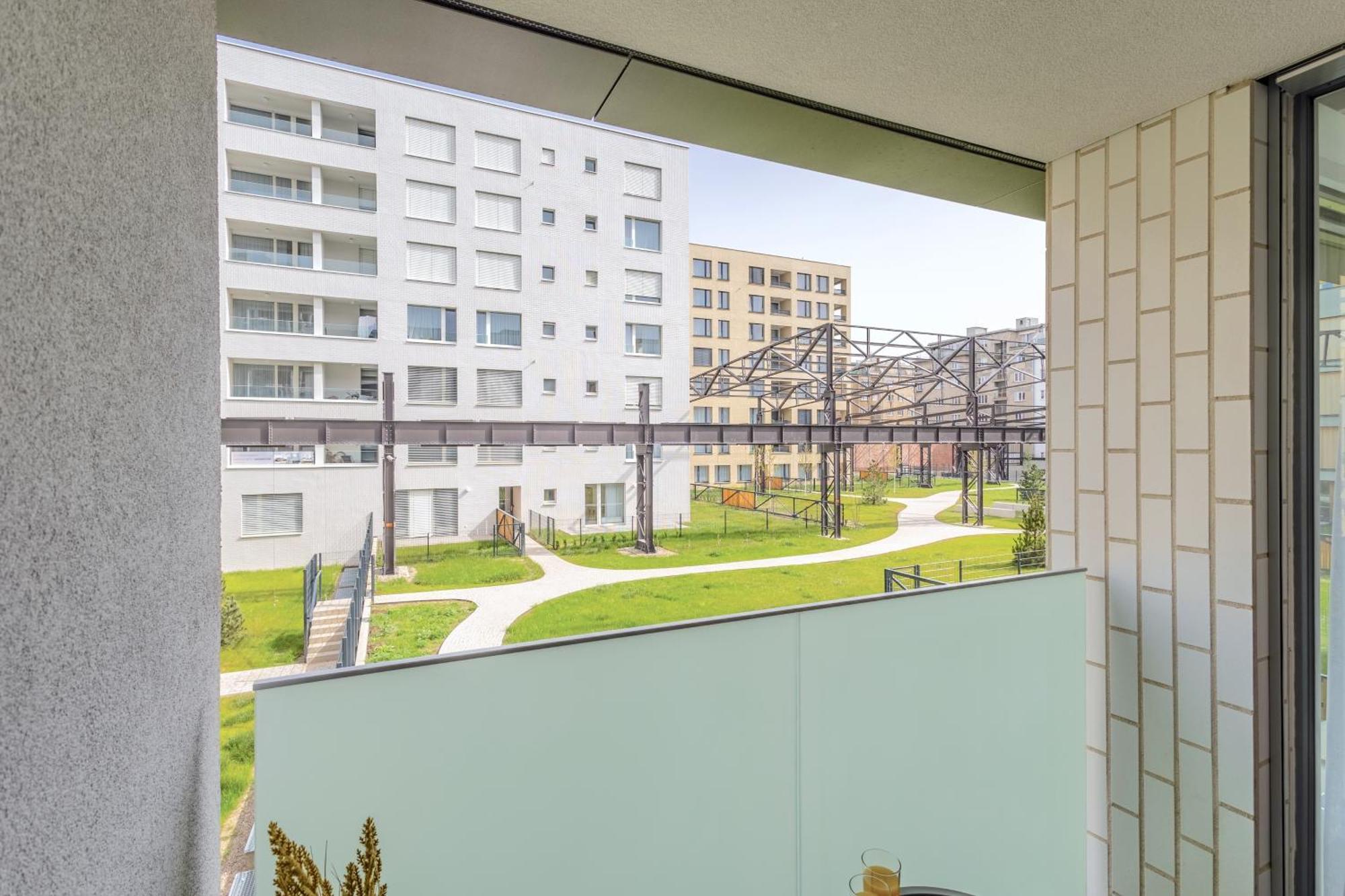 Yellow Apartment - Balcony, Free Parking, By Gravity Prague Ngoại thất bức ảnh